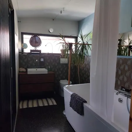 Hisa Gusta * מוסט נה סוסי